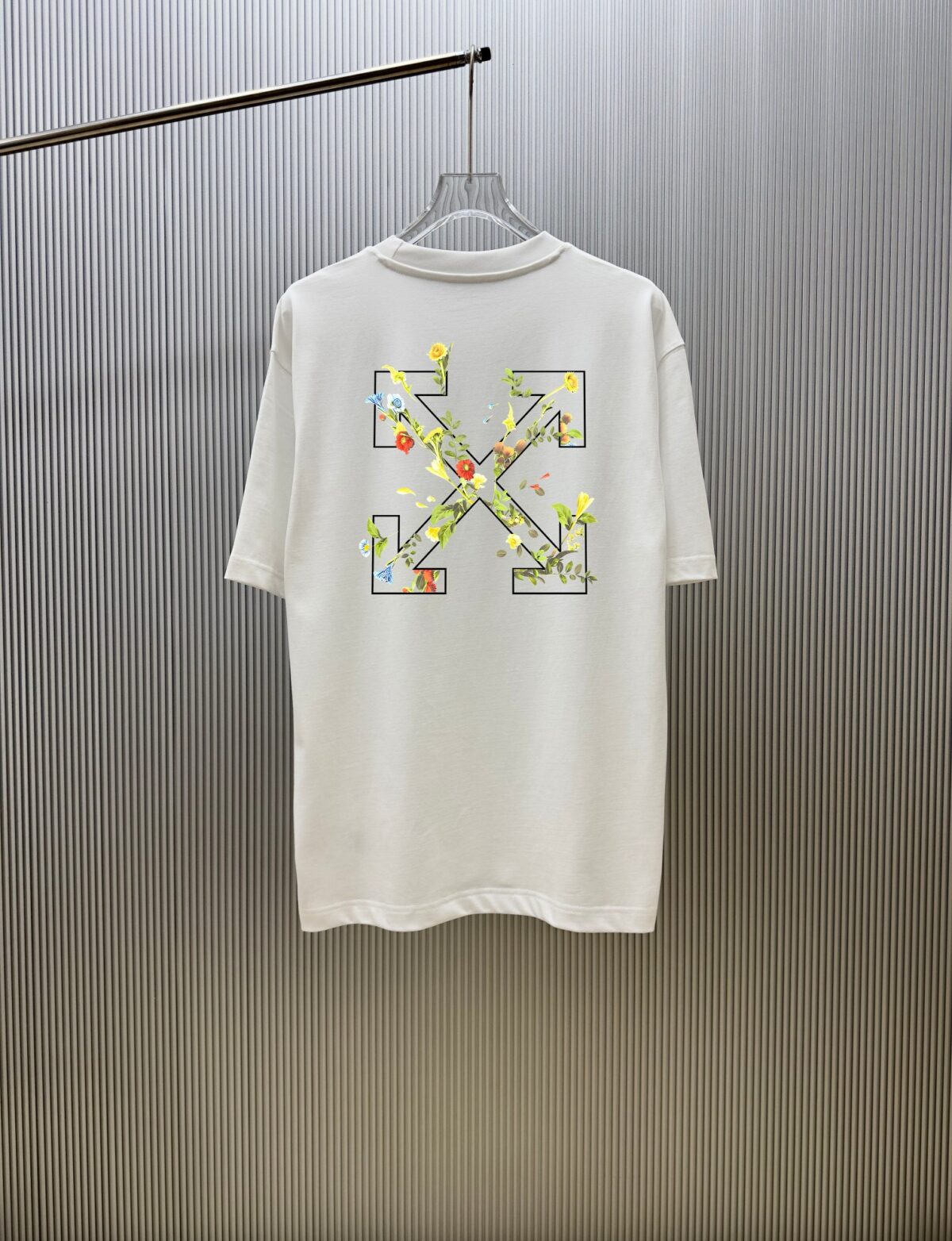 P70 （严控品质 ） 款式：off-white短袖T恤 面料：300克重双纱100%棉 罗纹：320克重索络纳1*1潮牌 工艺：印花 颜色：白 夜蓝 蓝 黑 尺码：M—4XL 无性别区分 男女同款
