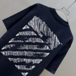 P70 （严控品质 ） 款式：off-white短袖T恤 面料：300克重双纱100%棉 罗纹：320克重索络纳1*1潮牌 工艺：印花 颜色：白 夜蓝 炫酷蓝 黑 尺码：M—4XL 无性别区分 男女同款