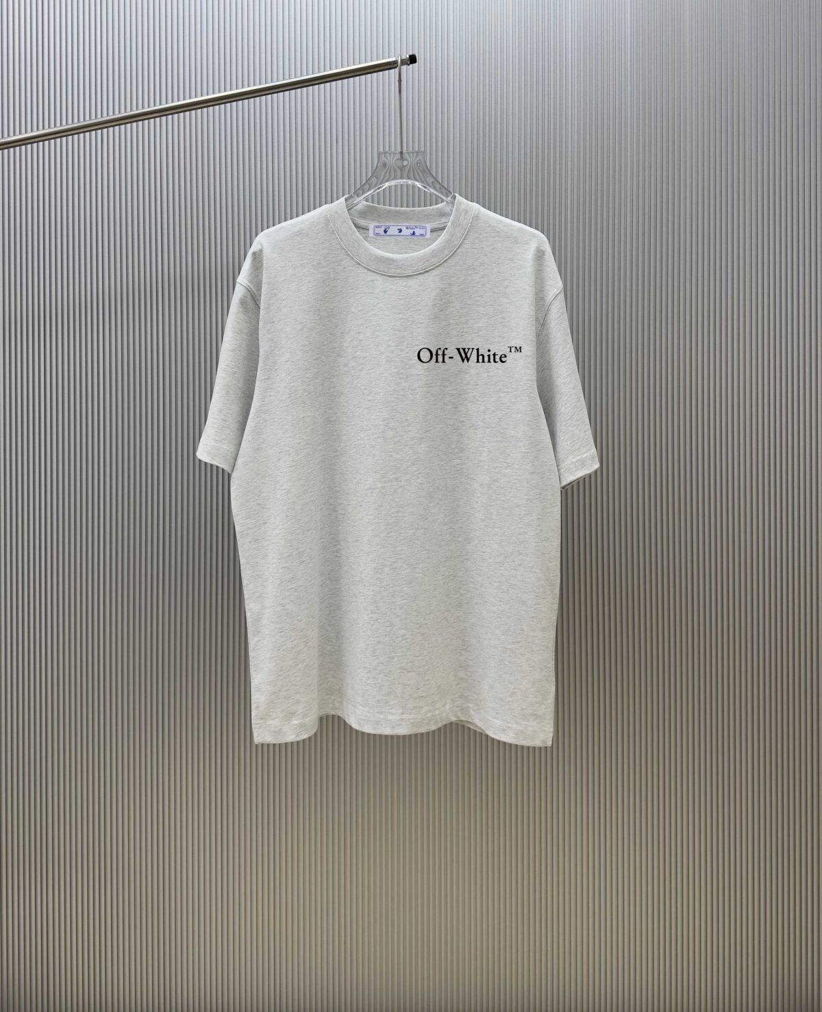 P70 （严控品质 ） 款式：off-white短袖T恤 面料：300克重双纱100%棉 罗纹：320克重索络纳1*1潮牌 工艺：印花 颜色：白 蓝 花灰 黑 尺码：M—4XL 无性别区分 男女同款