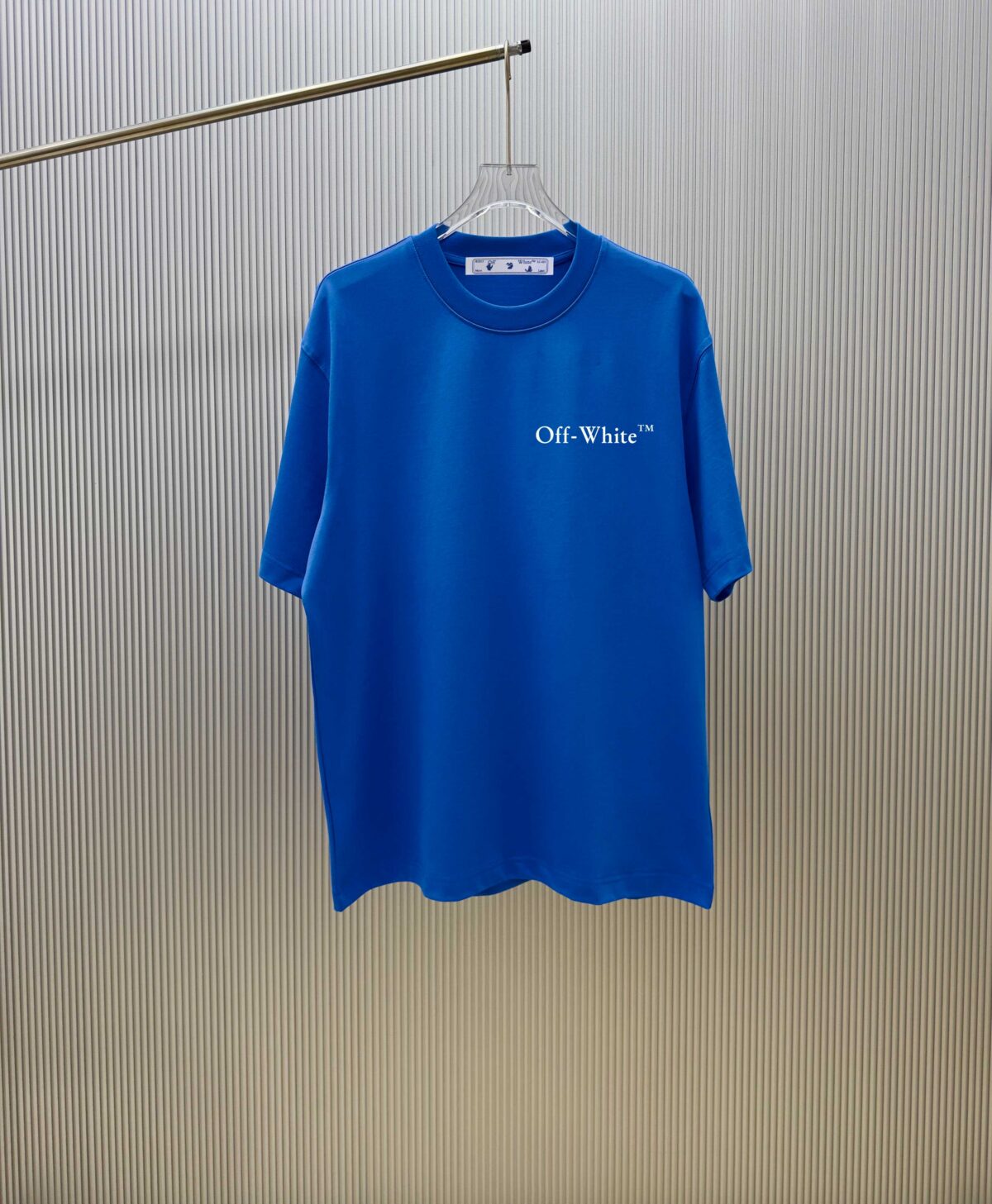 P70 （严控品质 ） 款式：off-white短袖T恤 面料：300克重双纱100%棉 罗纹：320克重索络纳1*1潮牌 工艺：印花 颜色：白 蓝 花灰 黑 尺码：M—4XL 无性别区分 男女同款