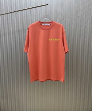 P70 （严控品质 ） 款式：off-white短袖T恤 面料：300克重双纱100%棉 罗纹：320克重索络纳1*1潮牌 工艺：印花 颜色：白 粉 橙 红 黑 尺码：M—4XL 无性别区分 男女同款