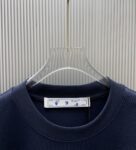 P70 （严控品质 ） 款式：off-white短袖T恤 面料：300克重双纱100%棉 罗纹：320克重索络纳1*1潮牌 工艺：印花 颜色：白 蓝 红 夜蓝 黑 尺码：M—4XL 无性别区分 男女同款