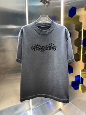 P80 OFF-white/2026春夏新款 洗水磨破320克圆领短袖tee 男女同款宽松版 吊牌 领标 洗水唛 三标齐全 颜色 :洗水黑 洗水白 洗水灰 褐色 尺码 :S M L XL XXL