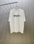 P70 （严控品质 ） 款式：off-white短袖T恤 面料：300克重双纱100%棉 罗纹：320克重索络纳1*1潮牌 工艺：印花 颜色：白 红 粉 橙 黑 尺码：M—4XL 无性别区分 男女同款