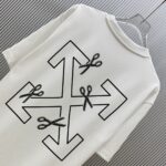 P70 （严控品质 ） 款式：off-white短袖T恤 面料：300克重双纱100%棉 罗纹：320克重索络纳1*1潮牌 工艺：印花 颜色：白 红 粉 橙 黑 尺码：M—4XL 无性别区分 男女同款