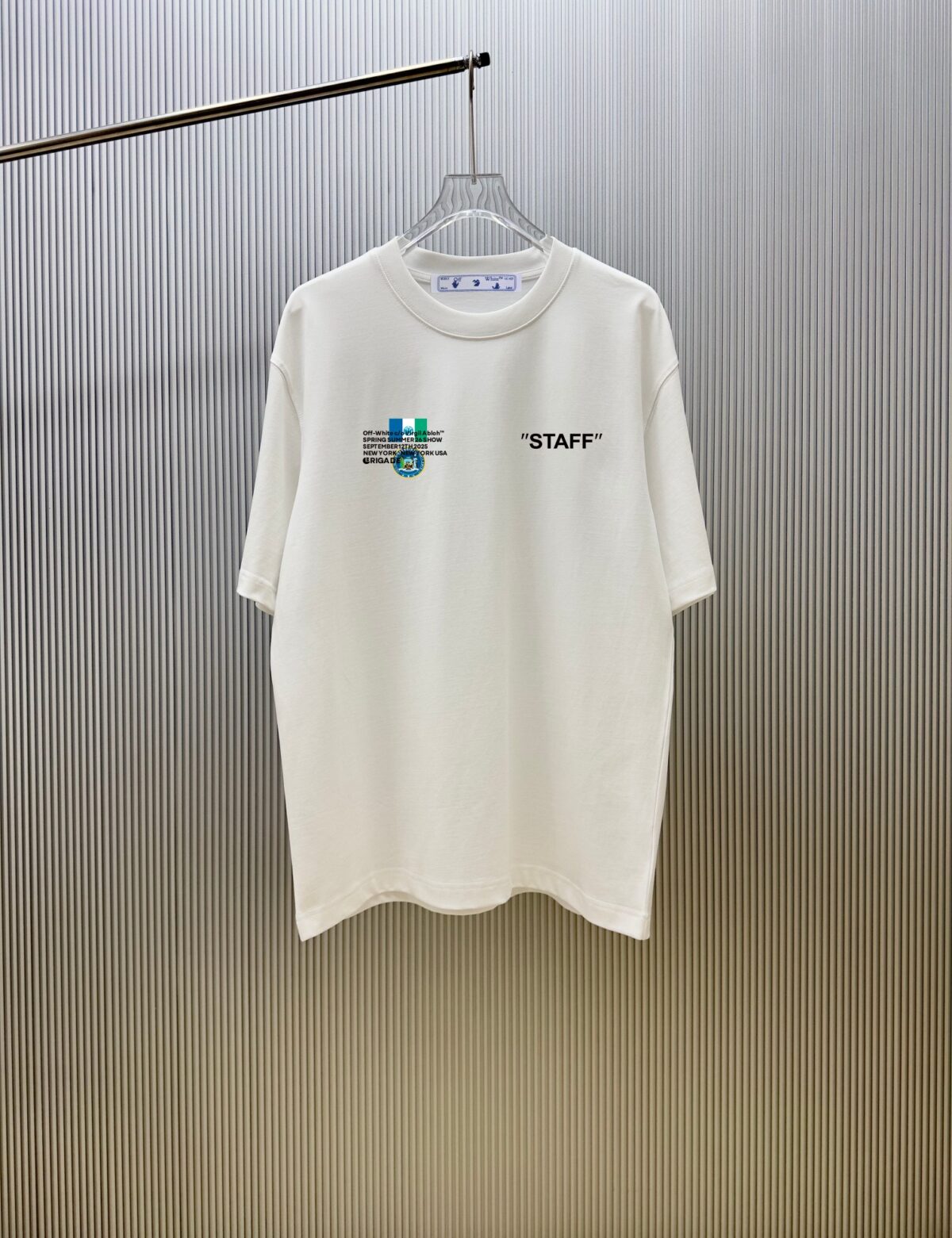 P70 （严控品质 ） 款式：off-white短袖T恤 面料：300克重双纱100%棉 罗纹：320克重索络纳1*1潮牌 工艺：印花 颜色：白 蓝 红 夜蓝 黑 尺码：M—4XL 无性别区分 男女同款