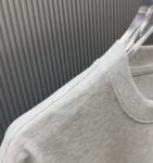 P70 （严控品质 ） 款式：off-white短袖T恤 面料：300克重双纱100%棉 罗纹：320克重索络纳1*1潮牌 工艺：印花 颜色：白 炫酷蓝 花灰 黑 尺码：M—4XL 无性别区分 男女同款
