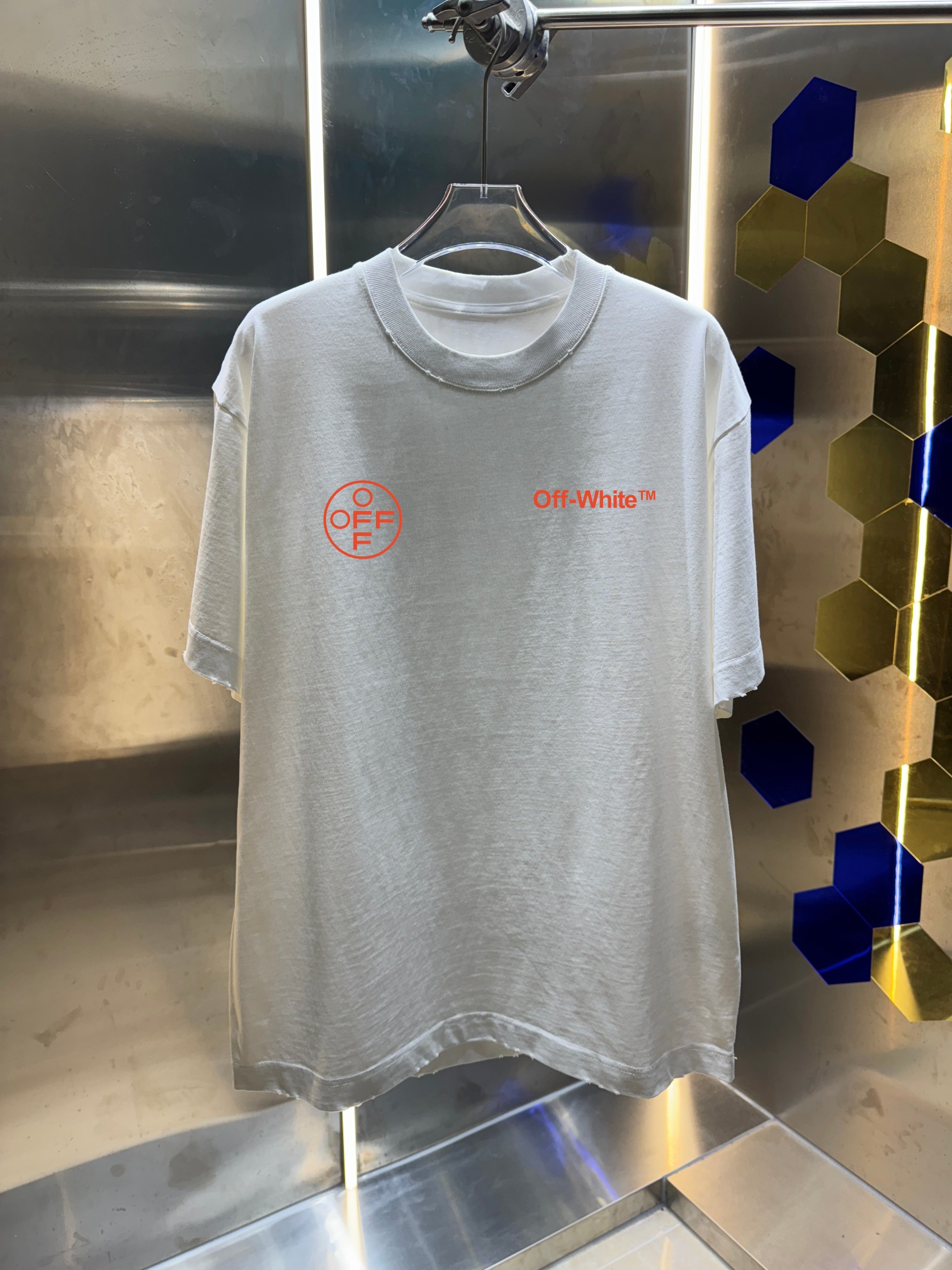 P80 OFF-white/2026春夏新款 洗水磨破320克圆领短袖tee 男女同款宽松版 吊牌 领标 洗水唛 三标齐全 颜色 :洗水黑 洗水白 洗水灰 褐色 尺码 :S M L XL XXL