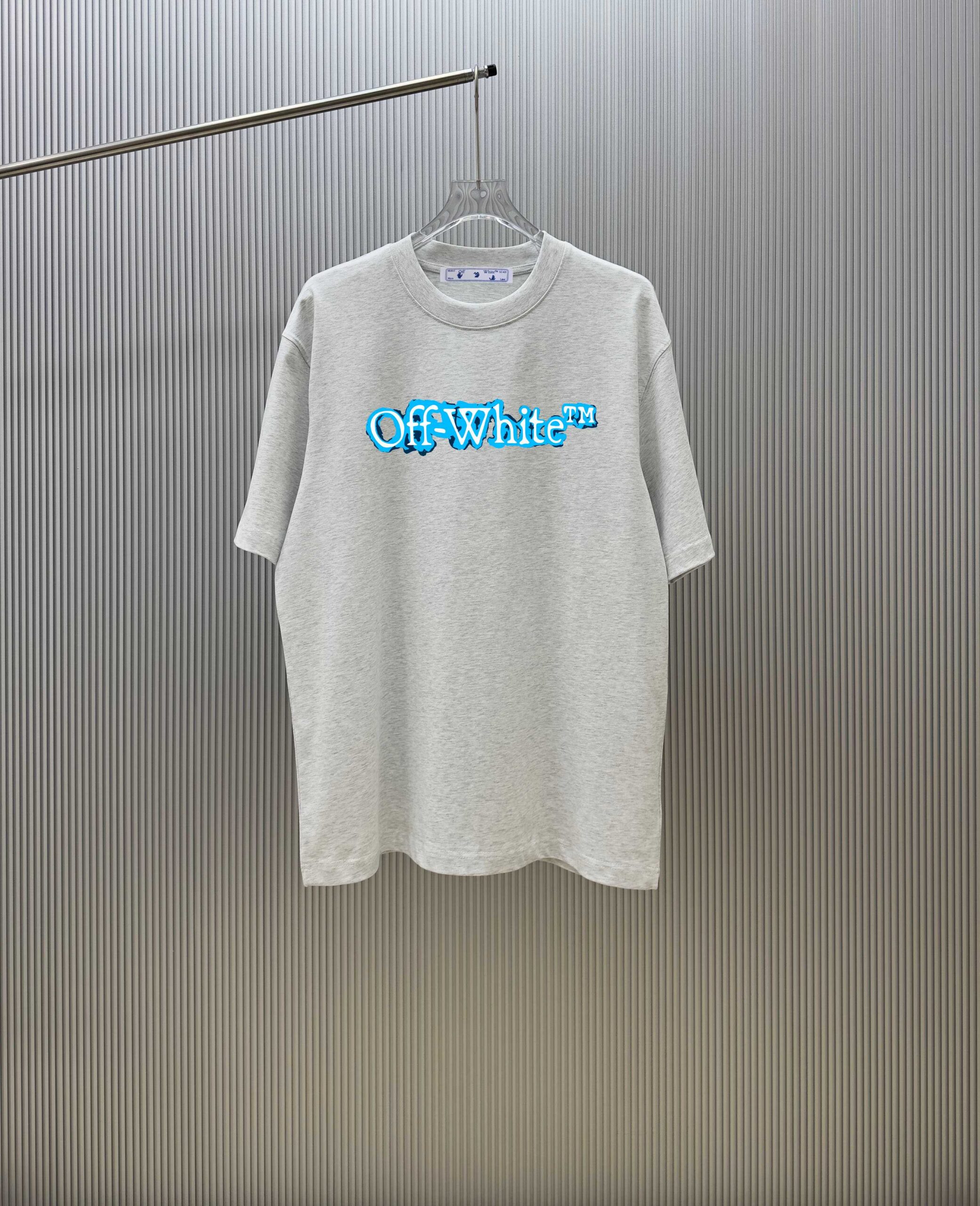 weigou_239042_0_bd77943cc0 P70 (严控品质 ) 款式:off-white短袖T恤 面料:300克重双纱100%棉 罗纹:320克重索络纳1*1潮牌 工艺:印花 颜色:白 花灰 黑 尺码:M—4XL 无性别区分 男女同款