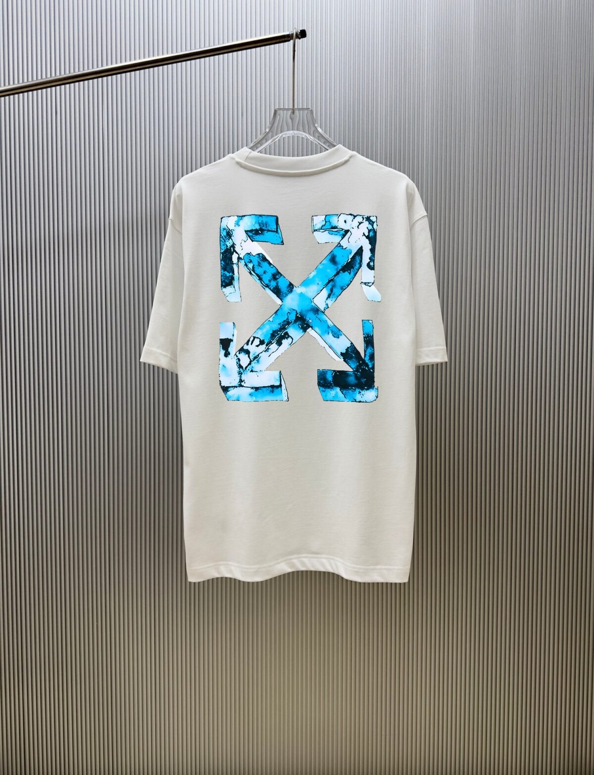 P70 （严控品质 ） 款式：off-white短袖T恤 面料：300克重双纱100%棉 罗纹：320克重索络纳1*1潮牌 工艺：印花 颜色：白 花灰 黑 尺码：M—4XL 无性别区分 男女同款