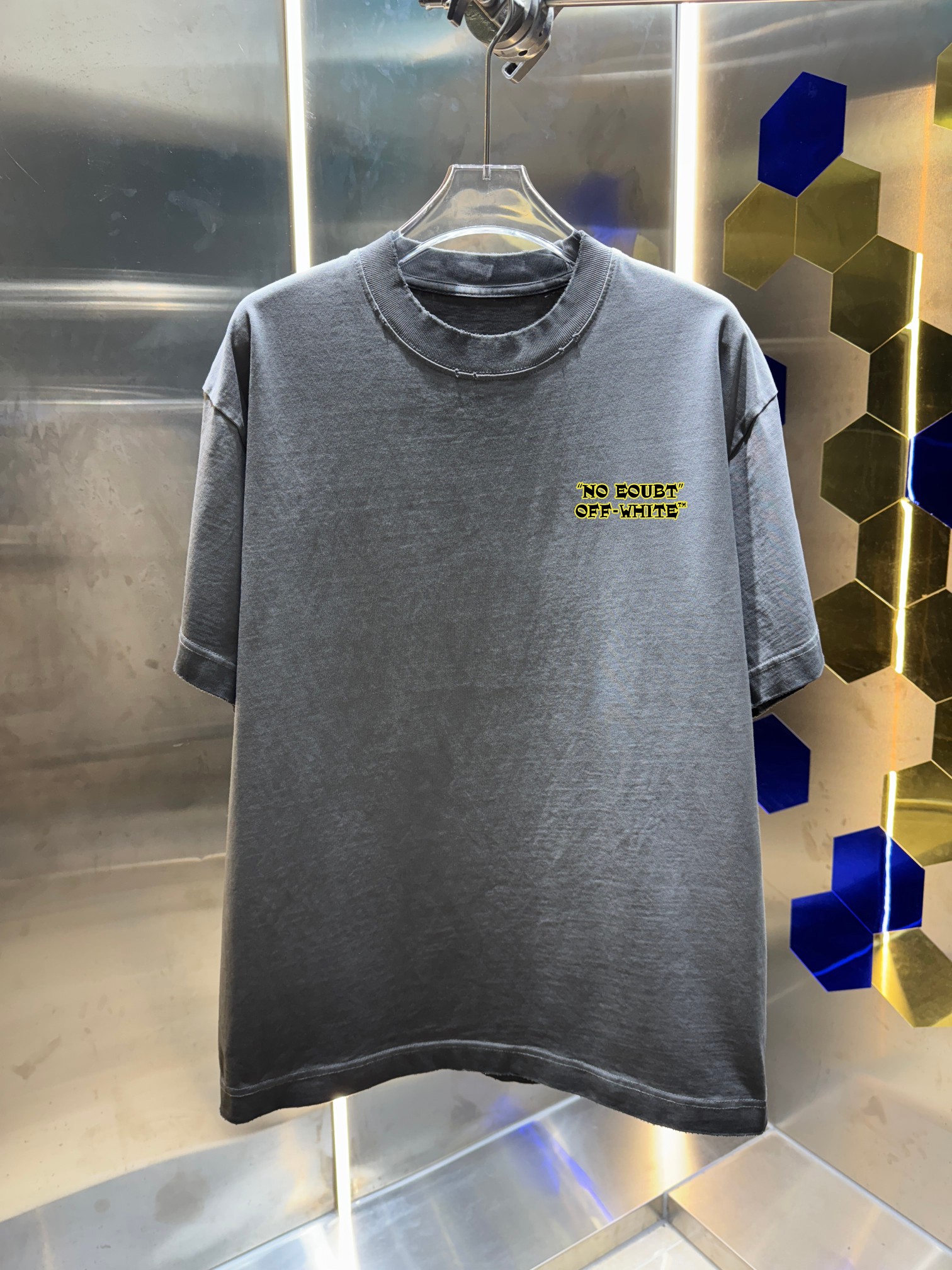 P80 OFF-white/2026春夏新款 洗水磨破320克圆领短袖tee 男女同款宽松版 吊牌 领标 洗水唛 三标齐全 颜色 :洗水黑 洗水白 洗水灰 褐色 尺码 :S M L XL XXL