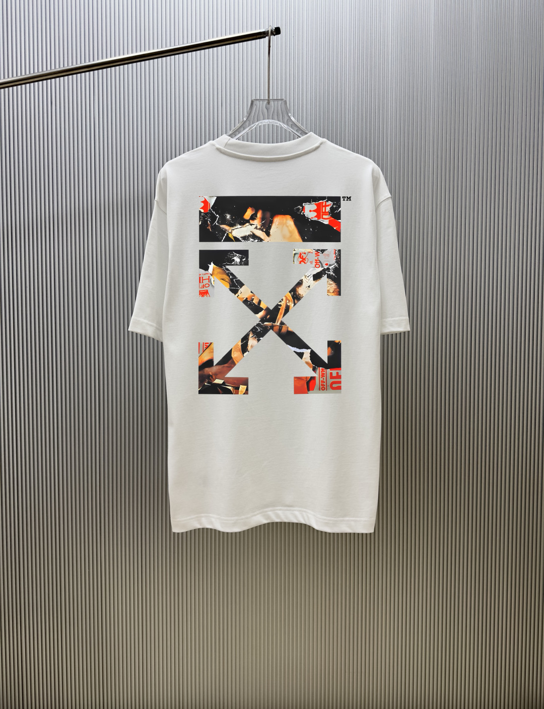 P70 （严控品质 ） 款式：off-white短袖T恤 面料：300克重双纱100%棉 罗纹：320克重索络纳1*1潮牌 工艺：印花 颜色：白 炫酷蓝 黑 尺码：M—4XL 无性别区分 男女同款