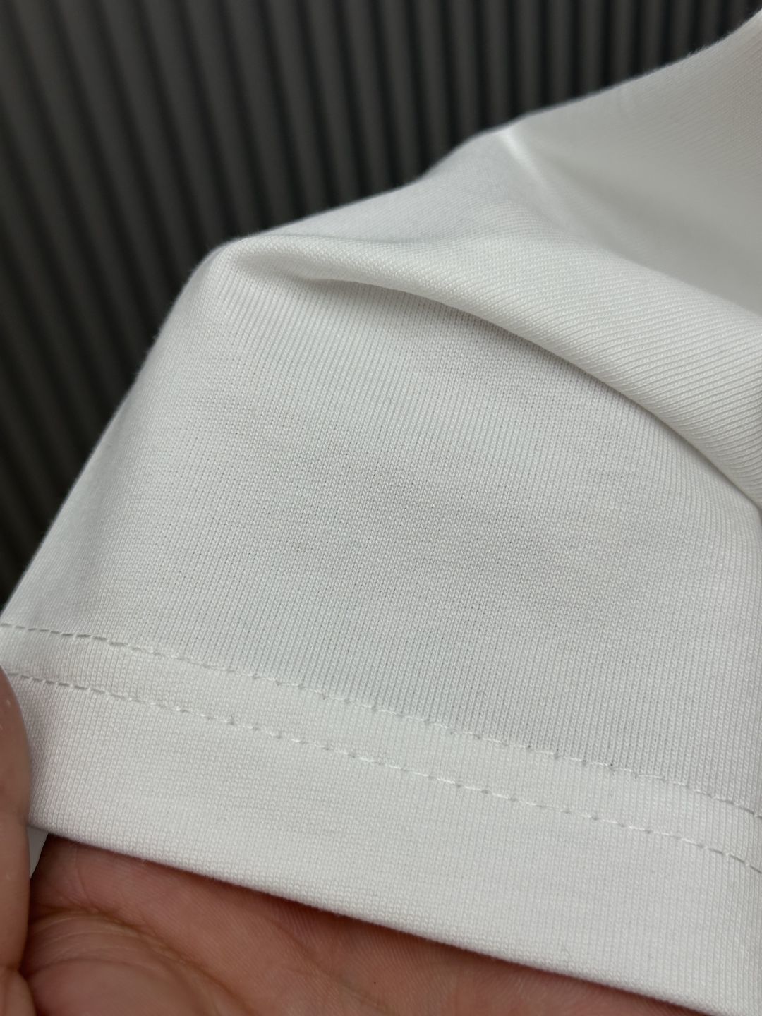 P70 （严控品质 ） 款式：off-white短袖T恤 面料：300克重双纱100%棉 罗纹：320克重索络纳1*1潮牌 工艺：印花 颜色：白 炫酷蓝 黑 尺码：M—4XL 无性别区分 男女同款