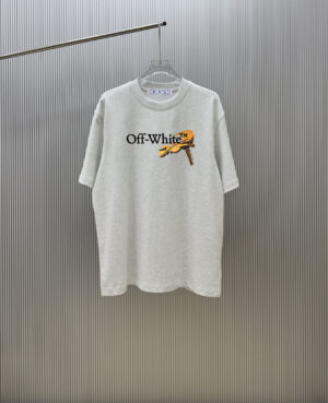 P70 （严控品质 ） 款式：off-white短袖T恤 面料：300克重双纱100%棉 罗纹：320克重索络纳1*1潮牌 工艺：印花 颜色：白 炫酷蓝 花灰 黑 尺码：M—4XL 无性别区分 男女同款