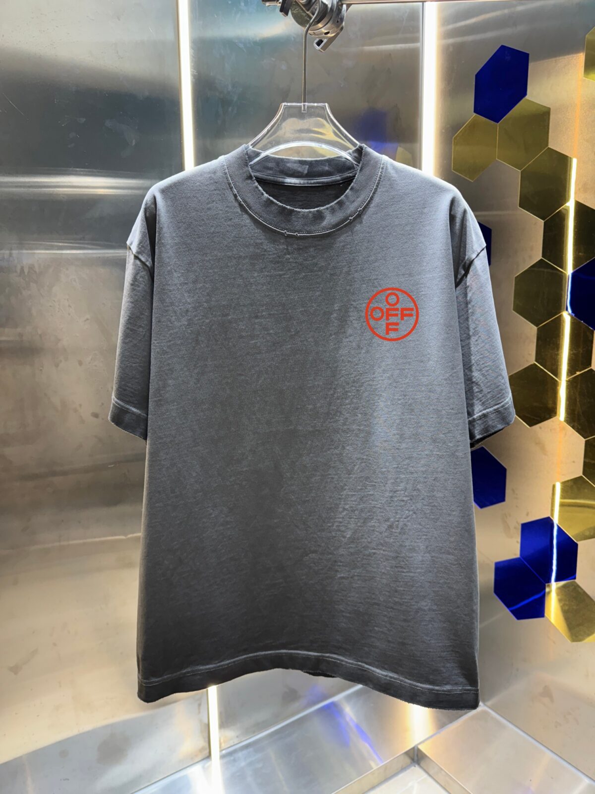 P80 OFF-white/2026春夏新款 洗水磨破320克圆领短袖tee 男女同款宽松版 吊牌 领标 洗水唛 三标齐全 颜色 :洗水黑 洗水白 洗水灰 褐色 尺码 :S M L XL XXL