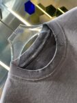 P80 OFF-white/2026春夏新款 洗水磨破320克圆领短袖tee 男女同款宽松版 吊牌 领标 洗水唛 三标齐全 颜色 :洗水黑 洗水白 洗水灰 褐色 尺码 :S M L XL XXL