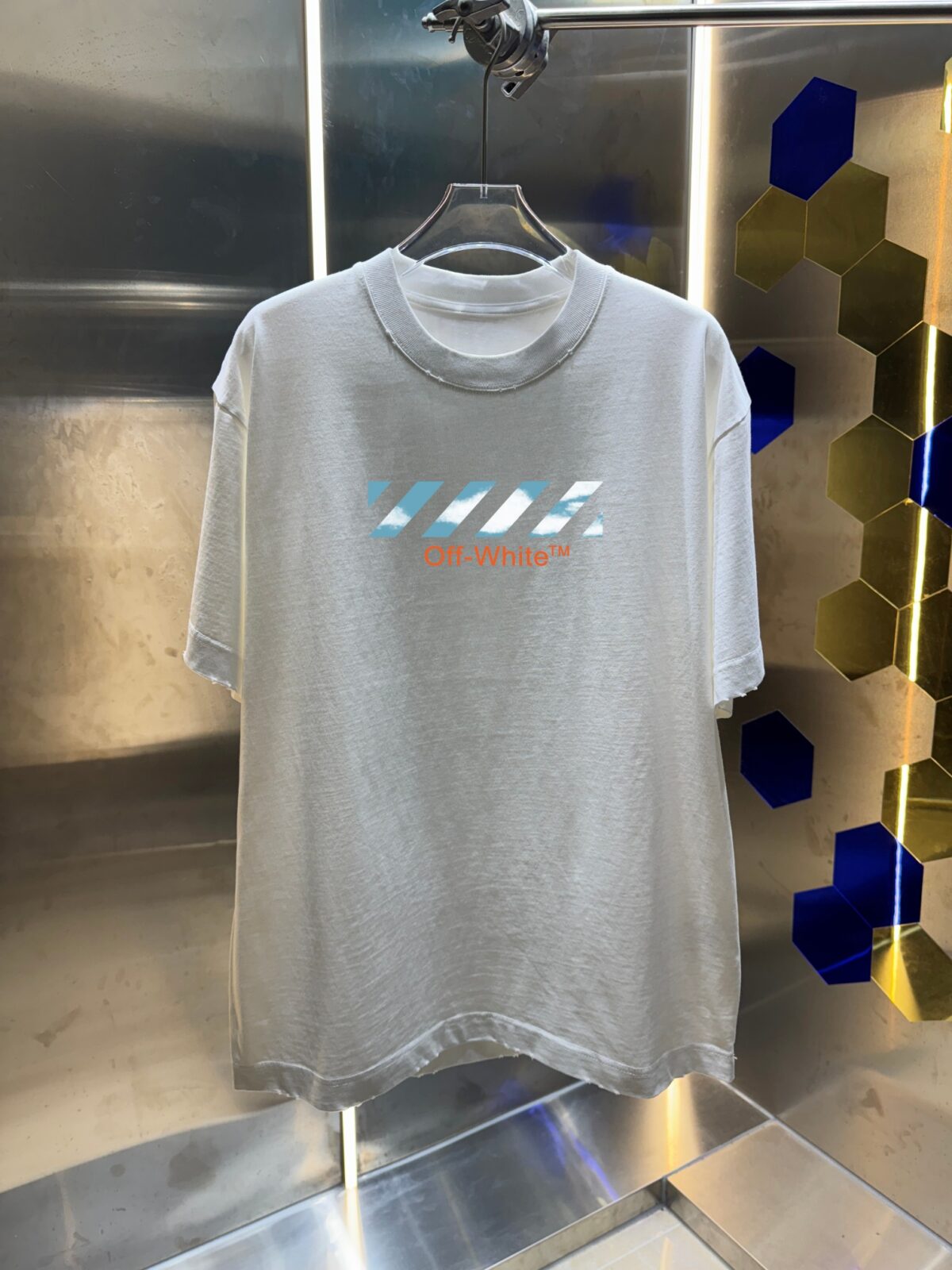 P80 OFF-white/2026春夏新款 洗水磨破320克圆领短袖tee 男女同款宽松版 吊牌 领标 洗水唛 三标齐全 颜色 :洗水黑 洗水白 洗水灰 褐色 尺码 :S M L XL XXL
