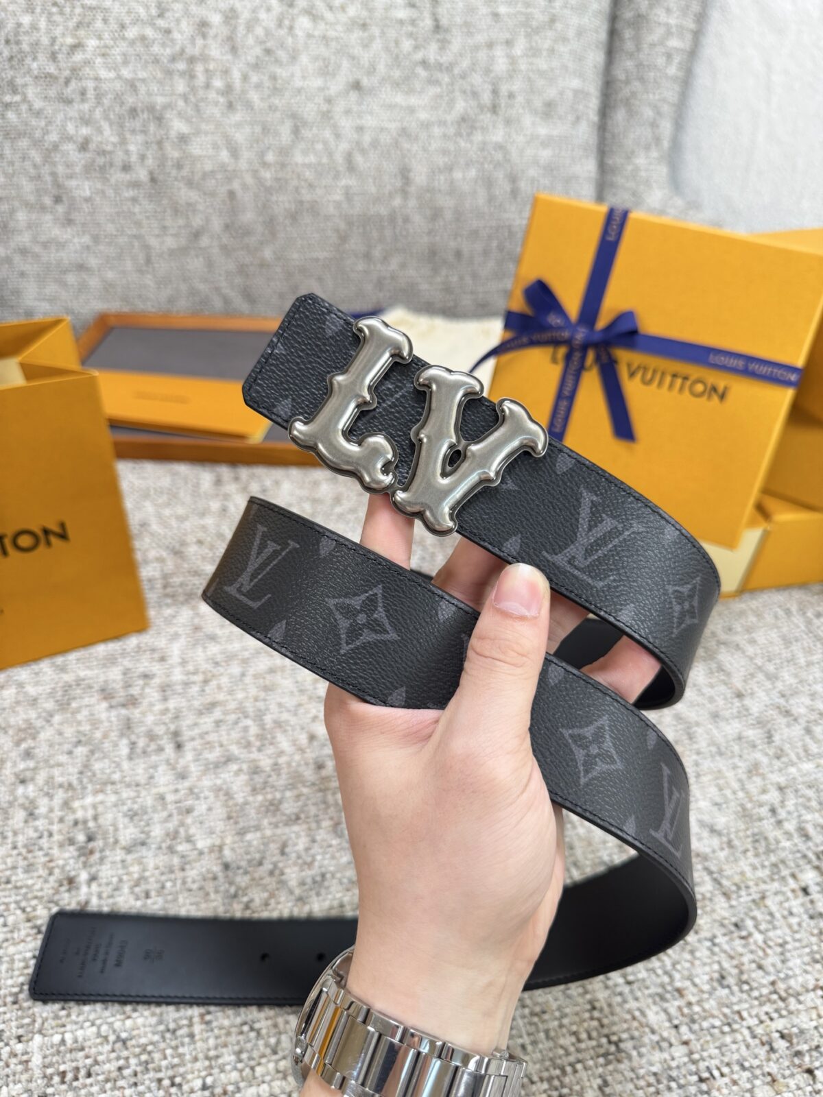 Louis Vuitton LV腰带 PVC皮底系列 原厂五金 精致手工绘边 柔软舒适 宽