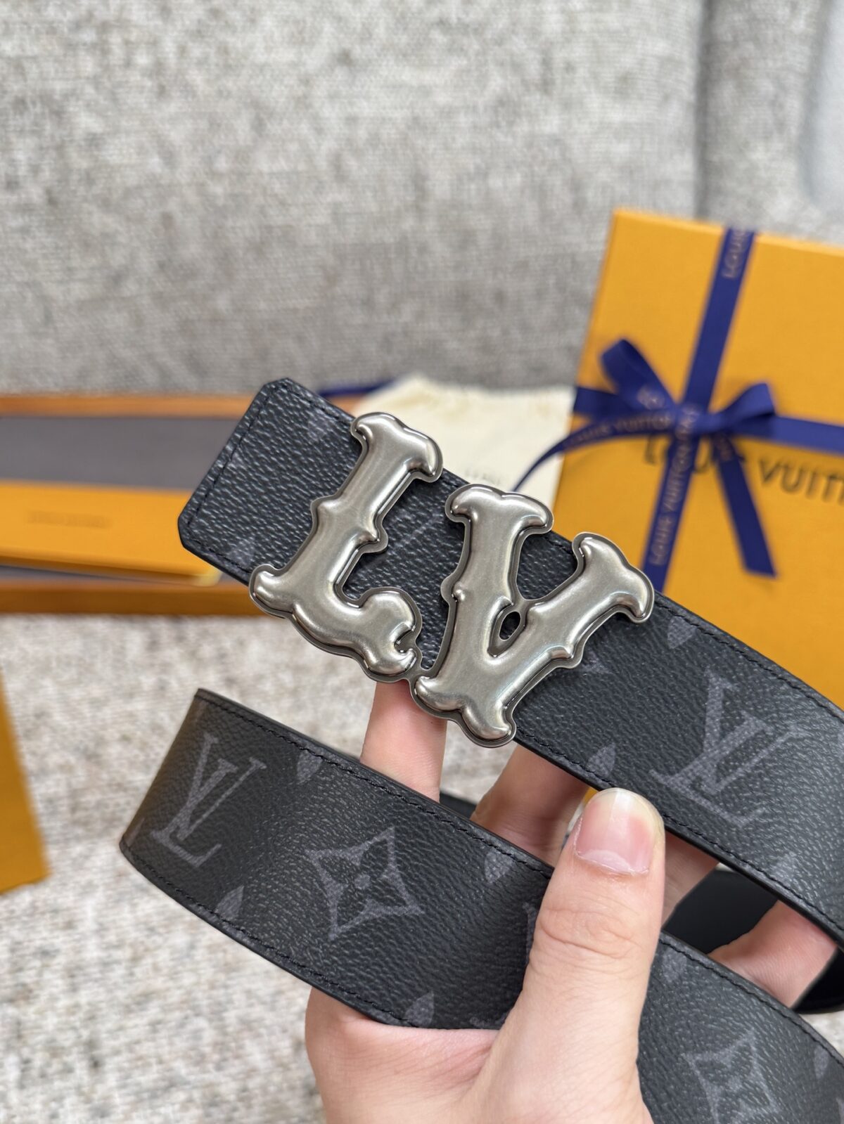 Louis Vuitton LV腰带 PVC皮底系列 原厂五金 精致手工绘边 柔软舒适 宽
