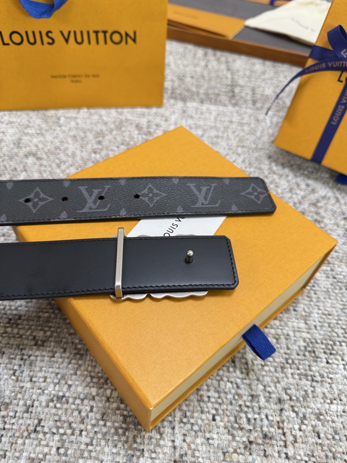 Louis Vuitton LV腰带 PVC皮底系列 原厂五金 精致手工绘边 柔软舒适 宽