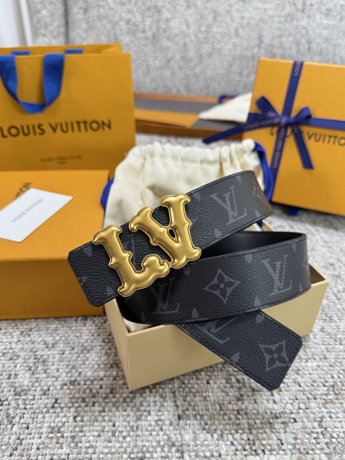 Louis Vuitton LV腰带 PVC皮底系列 原厂五金 精致手工绘边 柔软舒适 宽
