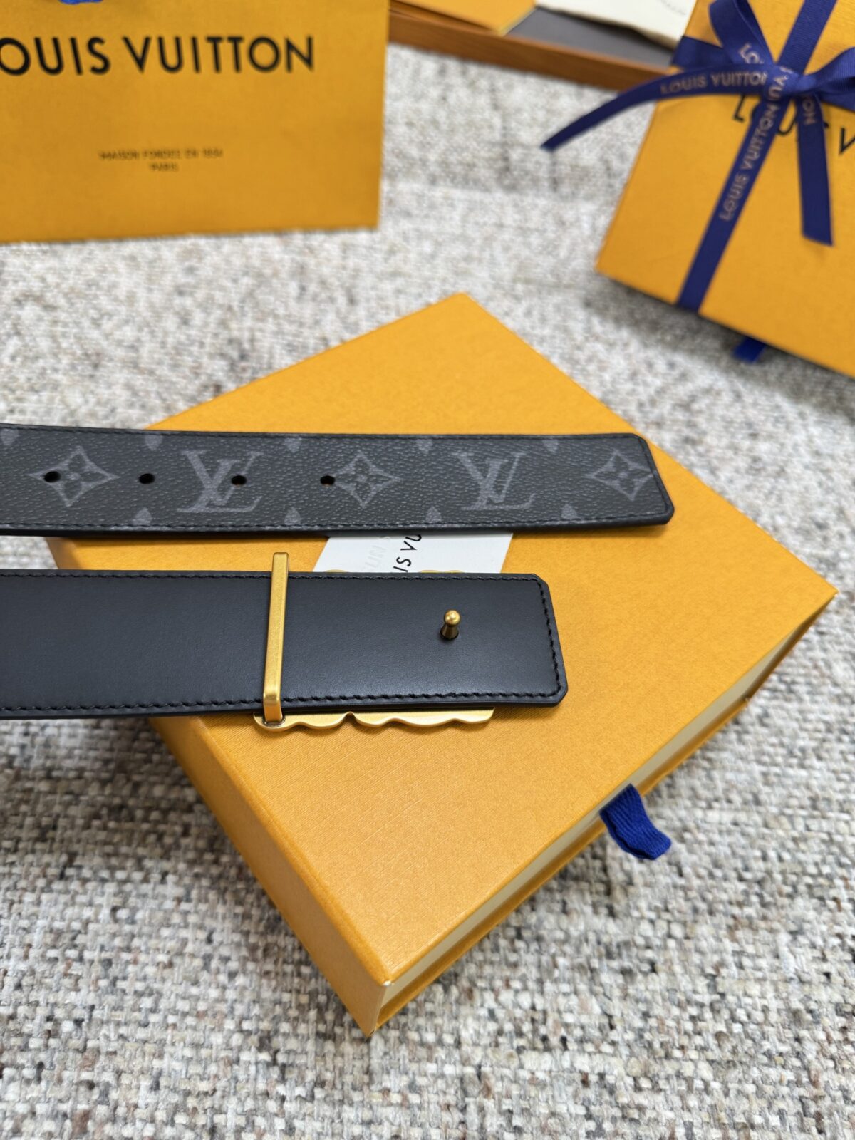 Louis Vuitton LV腰带 PVC皮底系列 原厂五金 精致手工绘边 柔软舒适 宽