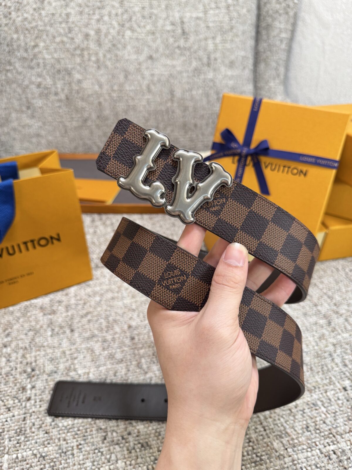 Louis Vuitton LV腰带 PVC皮底系列 原厂五金 精致手工绘边 柔软舒适 宽