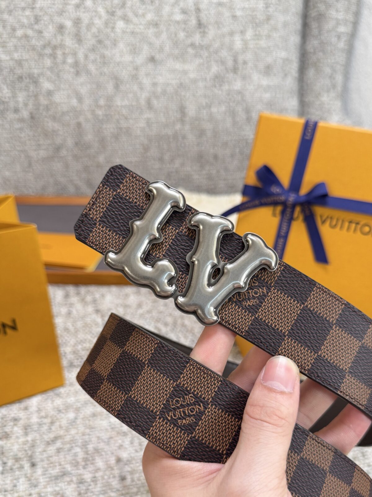 Louis Vuitton LV腰带 PVC皮底系列 原厂五金 精致手工绘边 柔软舒适 宽