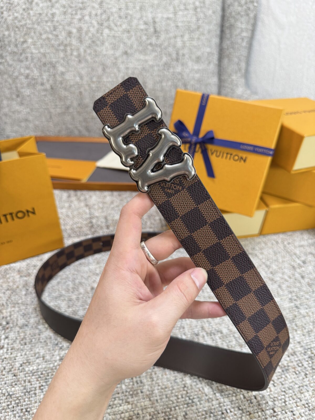 Louis Vuitton LV腰带 PVC皮底系列 原厂五金 精致手工绘边 柔软舒适 宽