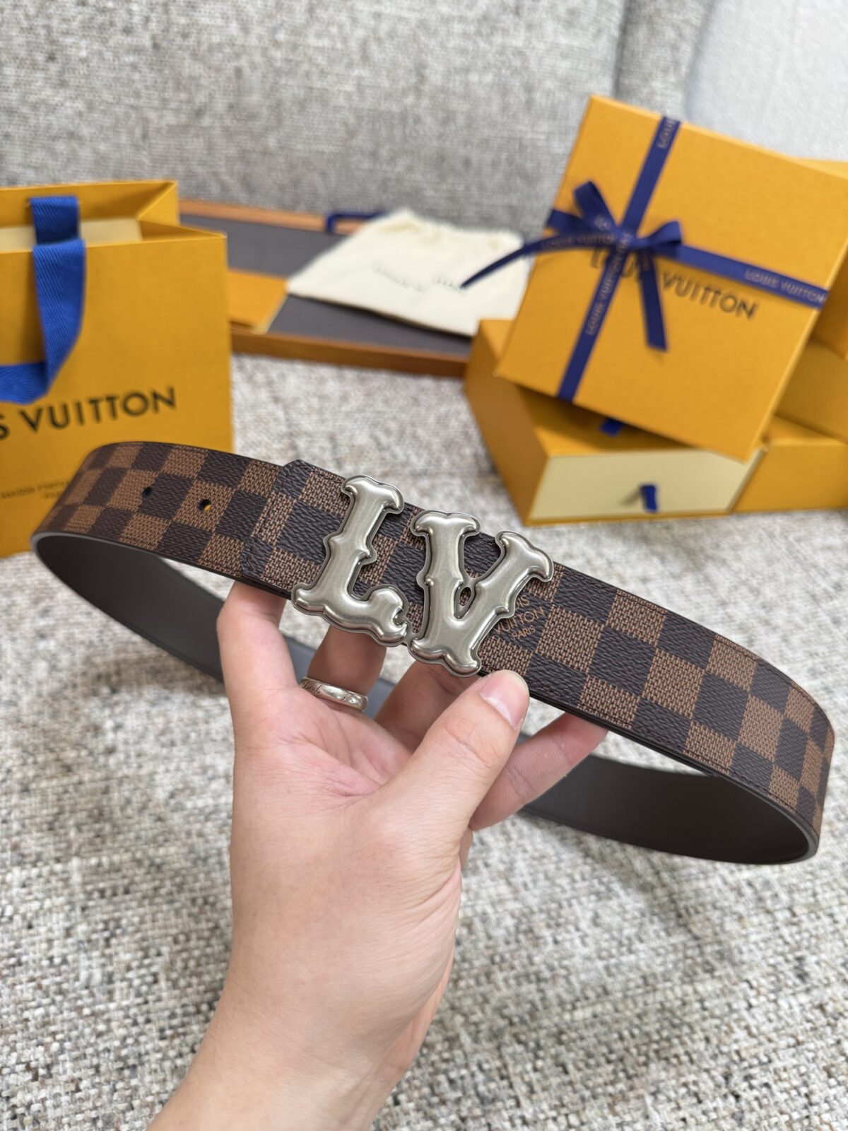 Louis Vuitton LV腰带 PVC皮底系列 原厂五金 精致手工绘边 柔软舒适 宽
