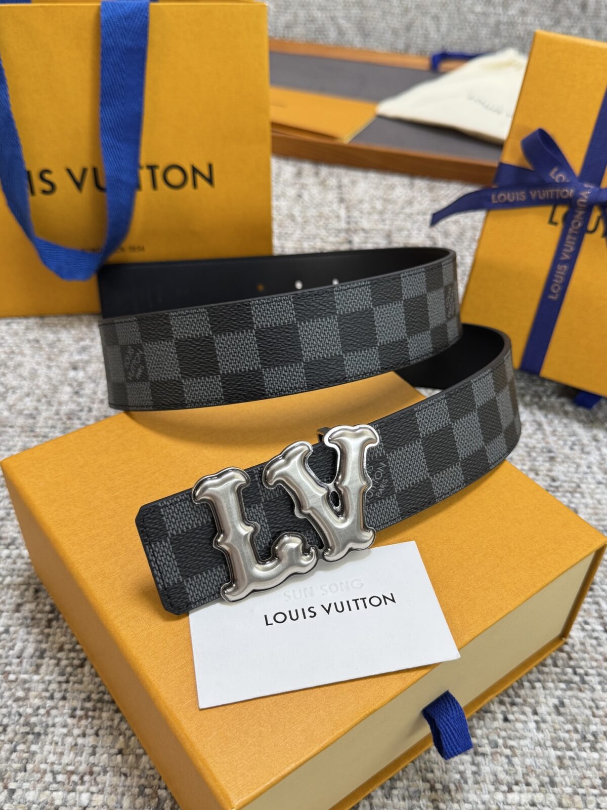 Louis Vuitton LV腰带 PVC皮底系列 原厂五金 精致手工绘边 柔软舒适 宽