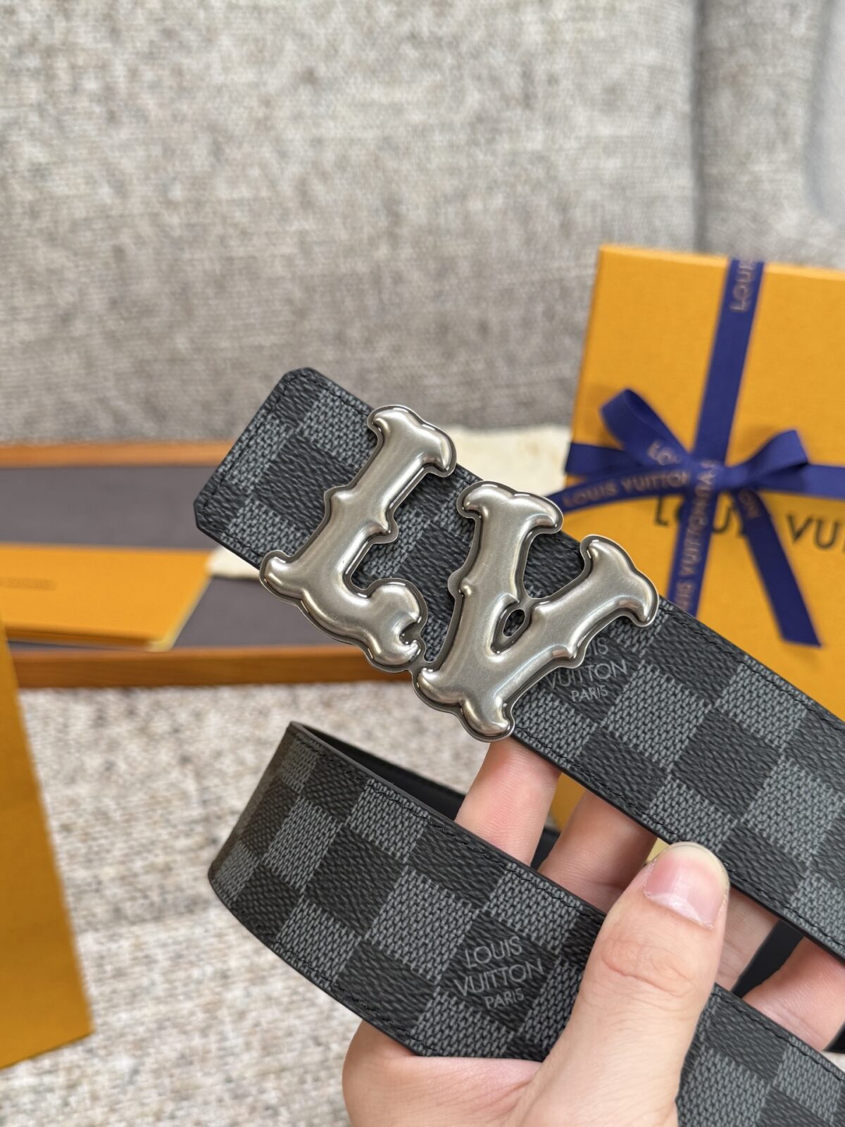 Louis Vuitton LV腰带 PVC皮底系列 原厂五金 精致手工绘边 柔软舒适 宽