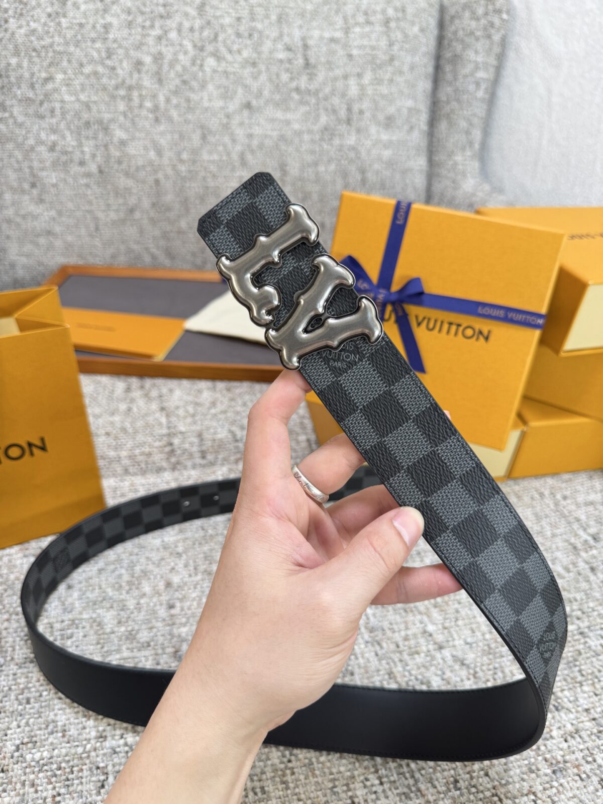 Louis Vuitton LV腰带 PVC皮底系列 原厂五金 精致手工绘边 柔软舒适 宽