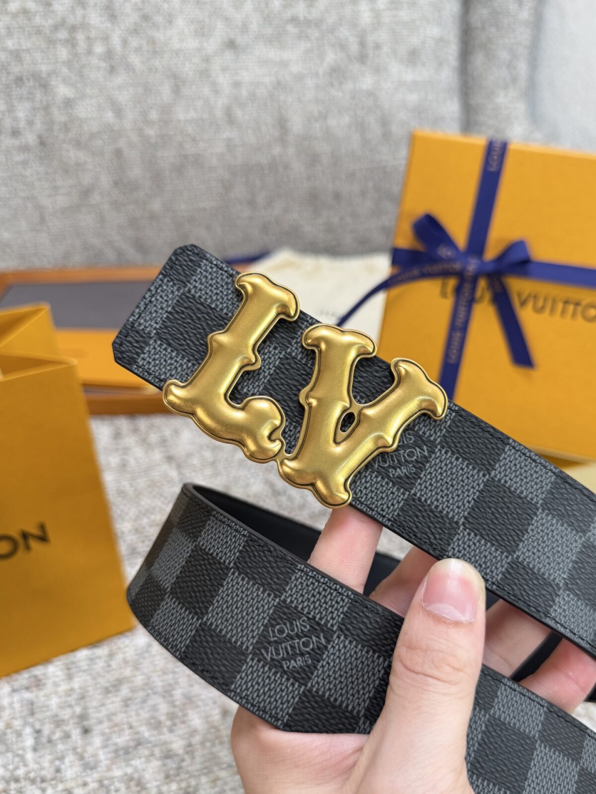 Louis Vuitton LV腰带 PVC皮底系列 原厂五金 精致手工绘边 柔软舒适 宽