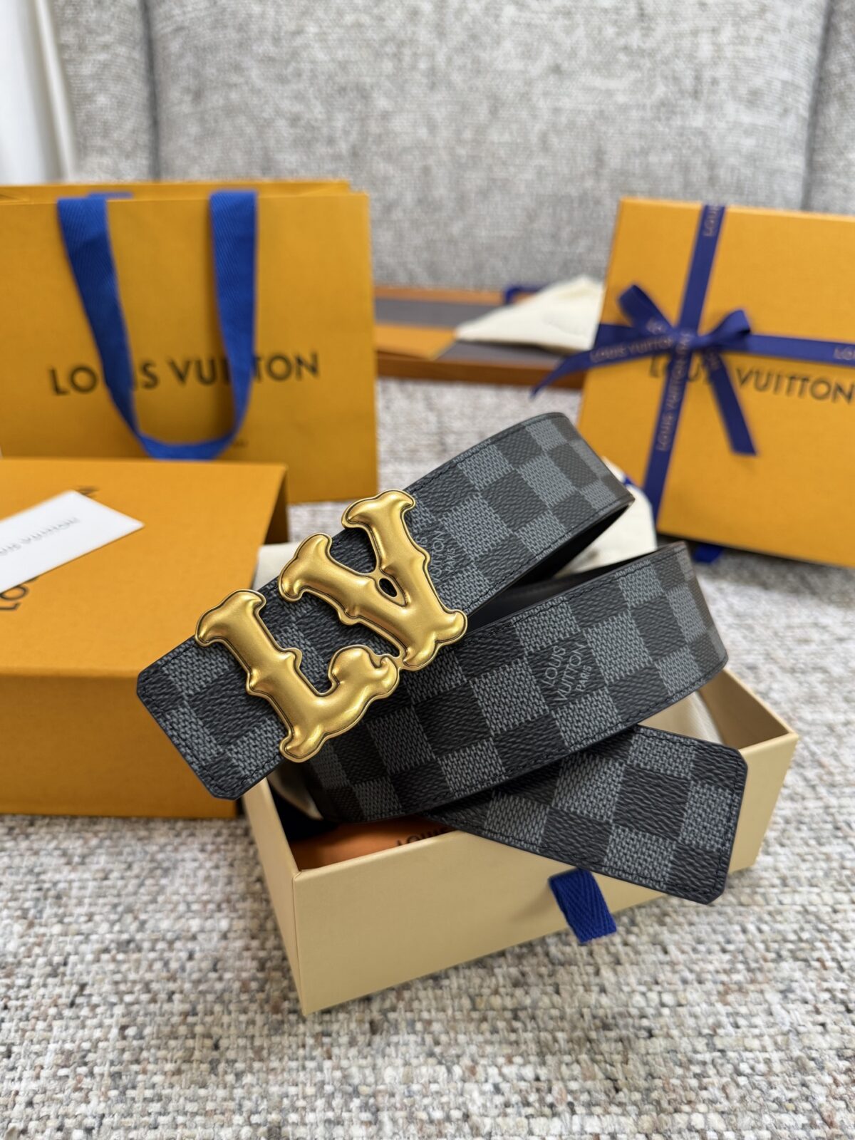 Louis Vuitton LV腰带 PVC皮底系列 原厂五金 精致手工绘边 柔软舒适 宽