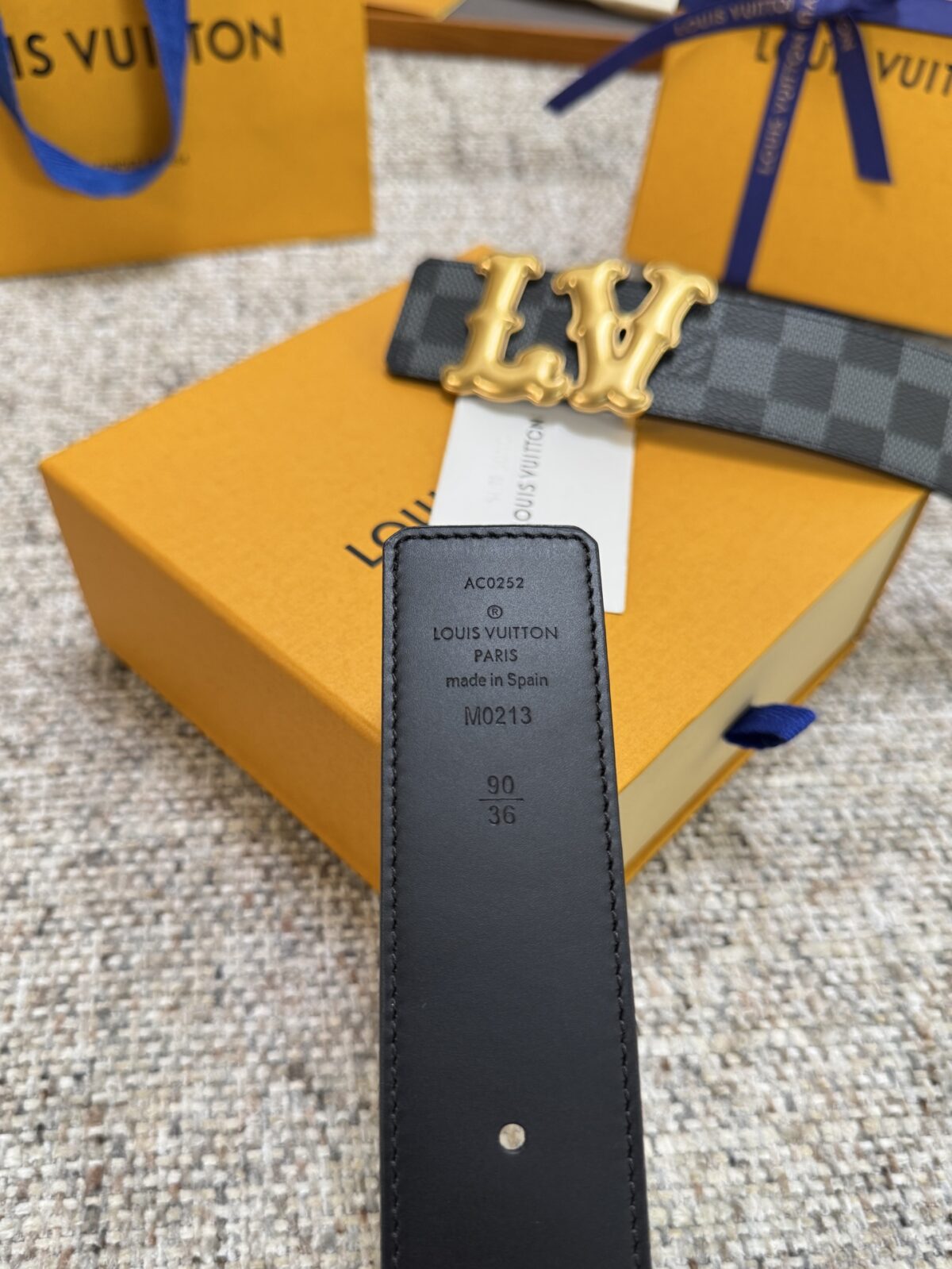Louis Vuitton LV腰带 PVC皮底系列 原厂五金 精致手工绘边 柔软舒适 宽
