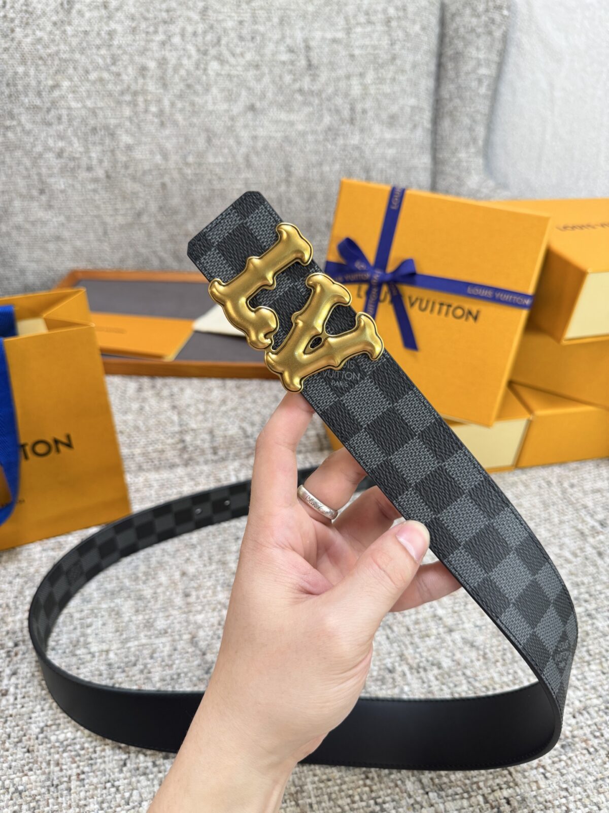 Louis Vuitton LV腰带 PVC皮底系列 原厂五金 精致手工绘边 柔软舒适 宽