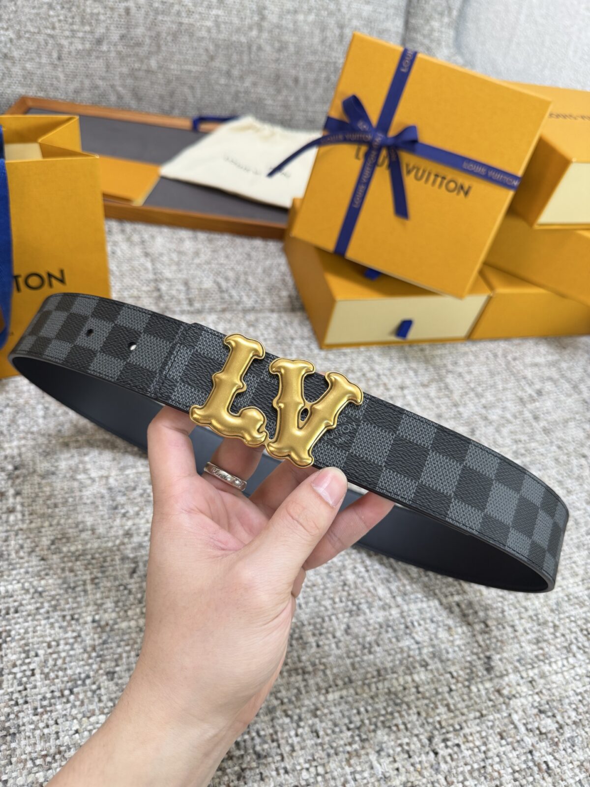 Louis Vuitton LV腰带 PVC皮底系列 原厂五金 精致手工绘边 柔软舒适 宽