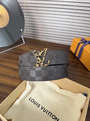 weigou_240165_0_17846a1825 Louis Vuitton LV腰带 头层压格系列 原厂五金 精致手工绘边 柔软舒适 宽