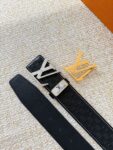 包装： 如图专柜包装，赠送打孔器，原版电子票，宽度3.8cm