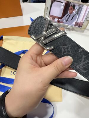 weigou_240431_0_9a77f54dad P145 LV(路易威登) 全套包装 40mm宽度 正品一体铸造五金钢扣,原厂皮料 双面原厂定制面料,可双面使用!区别市场货