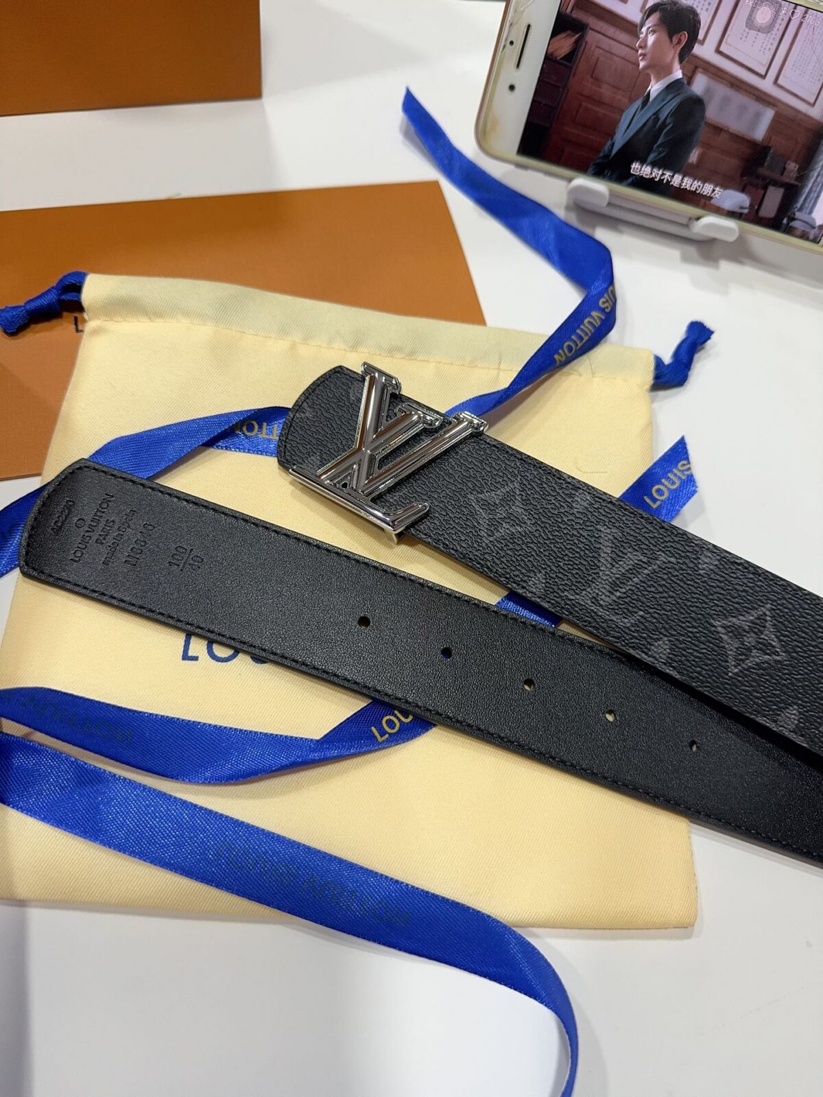 P145 LV（路易威登） 全套包装 40mm宽度 正品一体铸造五金钢扣，原厂皮料 双面原厂定制面料，可双面使用！区别市场货