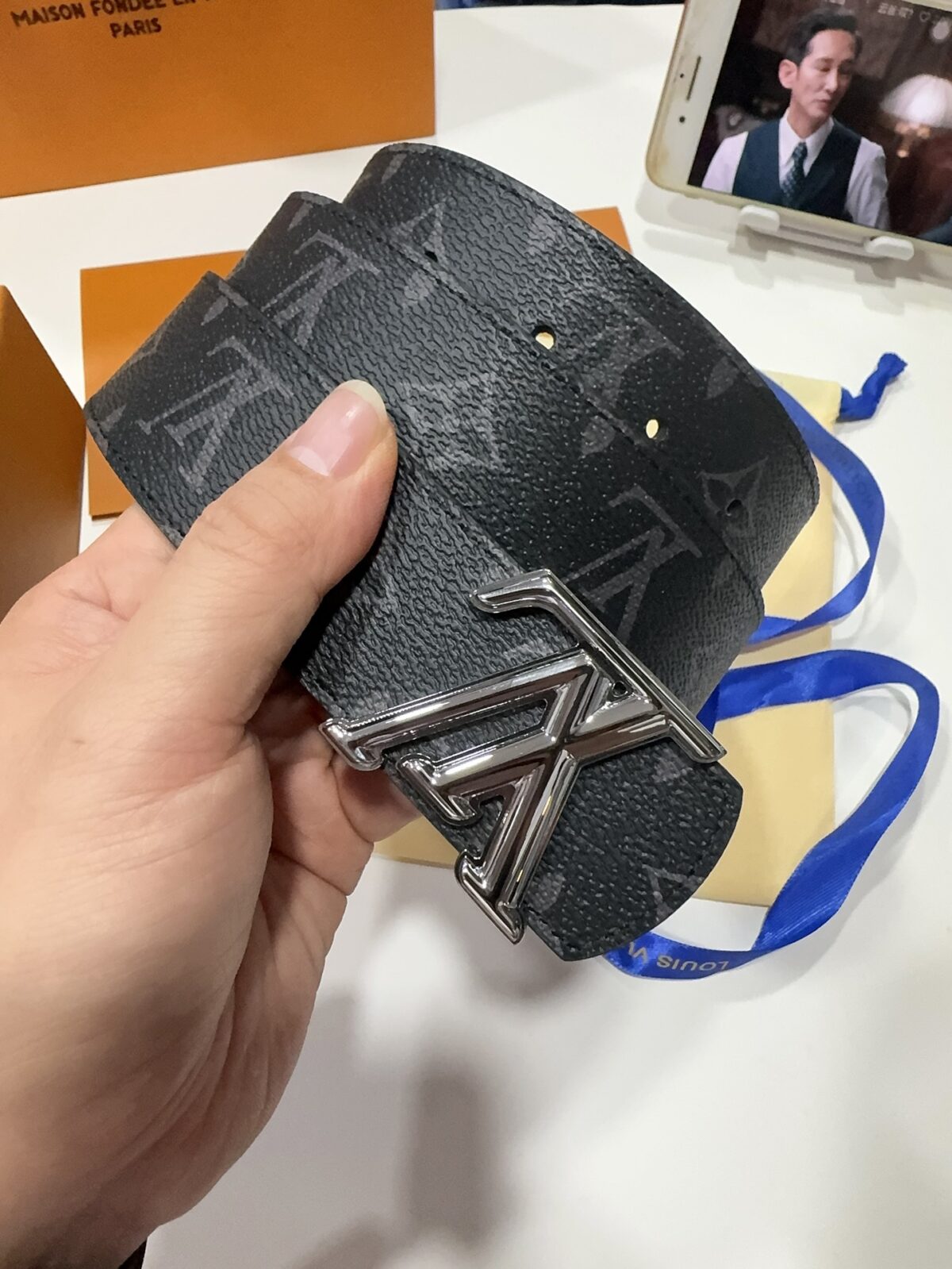 P145 LV（路易威登） 全套包装 40mm宽度 正品一体铸造五金钢扣，原厂皮料 双面原厂定制面料，可双面使用！区别市场货