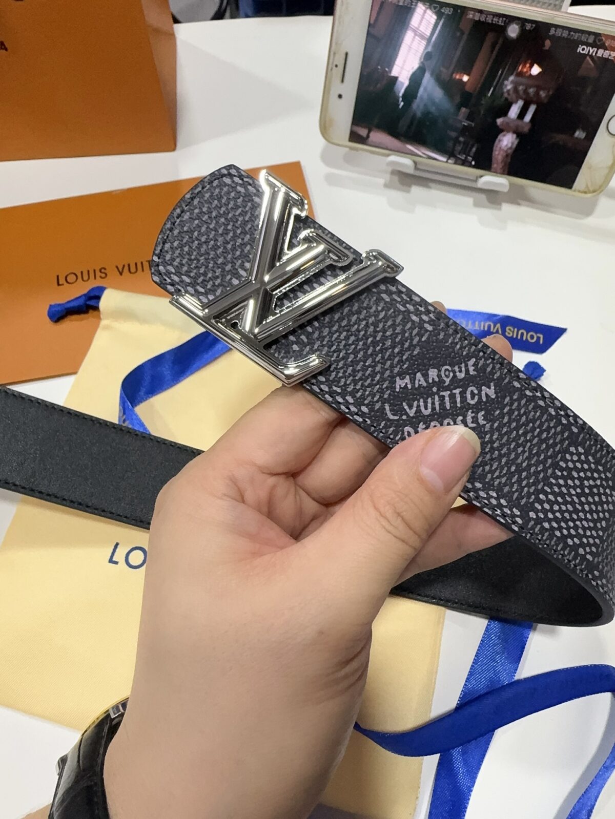 P145 LV（路易威登） 全套包装 40mm宽度 正品一体铸造五金钢扣，原厂皮料 双面原厂定制面料，可双面使用！区别市场货