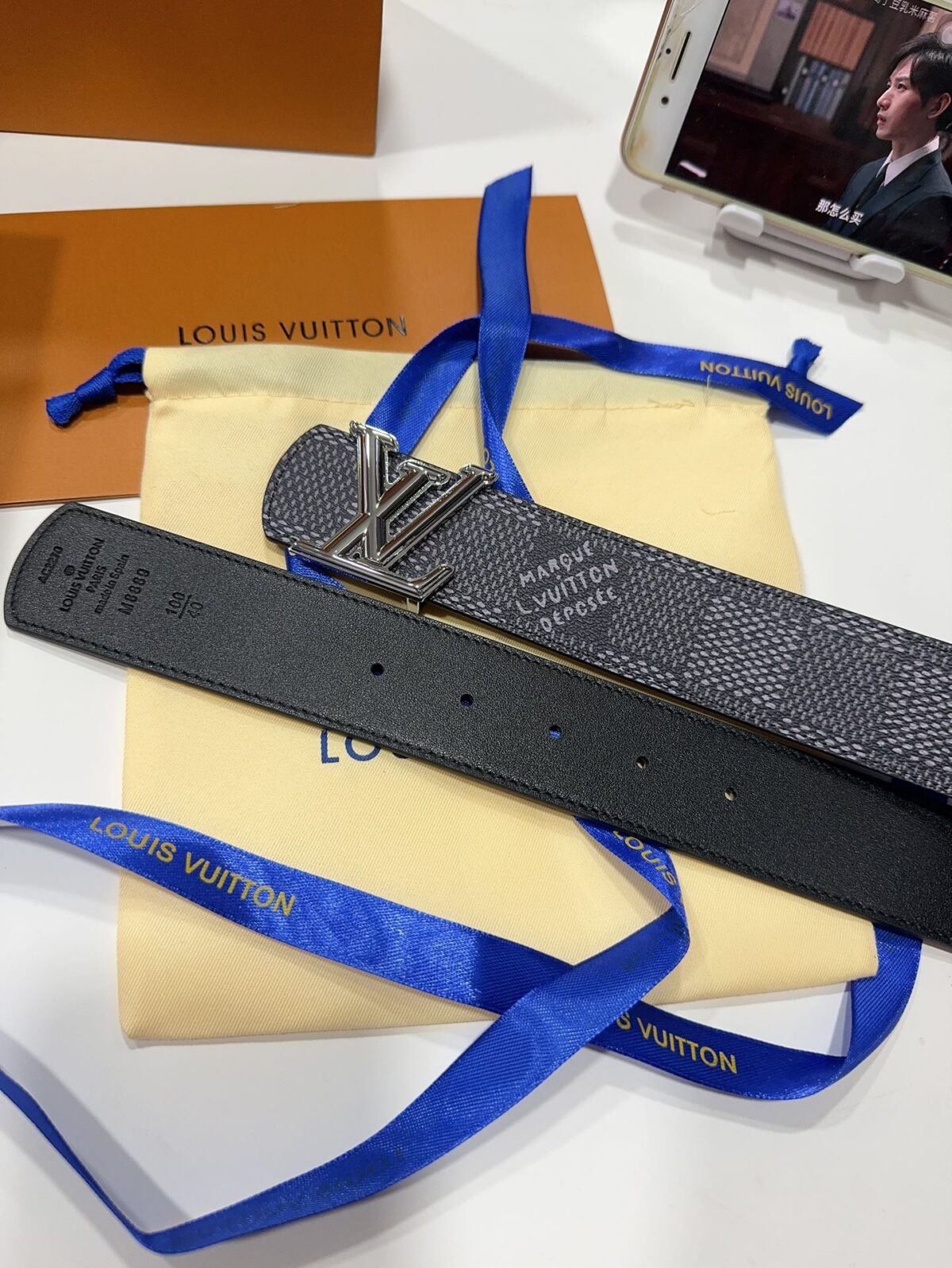 P145 LV（路易威登） 全套包装 40mm宽度 正品一体铸造五金钢扣，原厂皮料 双面原厂定制面料，可双面使用！区别市场货