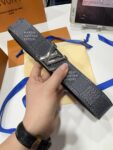 P145 LV（路易威登） 全套包装 40mm宽度 正品一体铸造五金钢扣，原厂皮料 双面原厂定制面料，可双面使用！区别市场货
