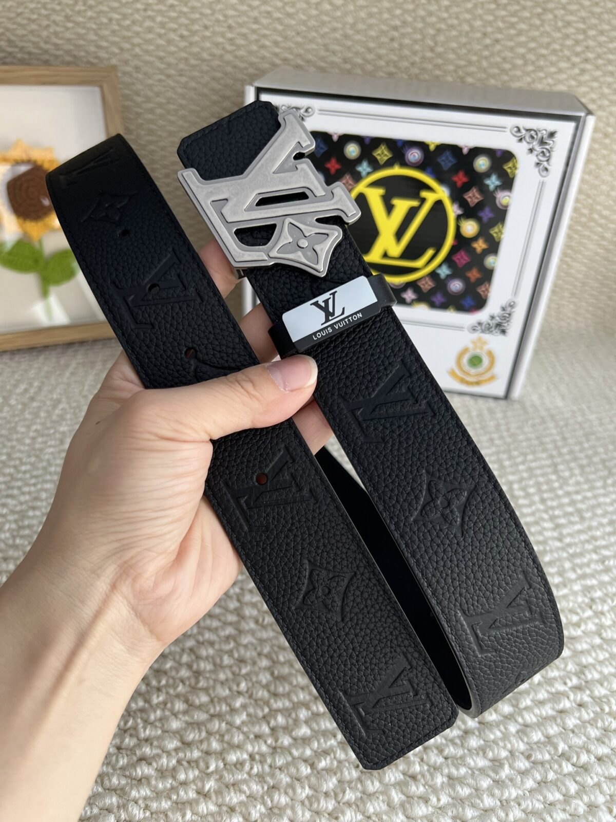 材质：原单牛皮腰带 百分百头层牛皮腰带✨保证真皮钢扣，专柜原单品质、做工精细，时尚大牌，送人自用首选