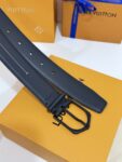 P155 LV商务针扣全皮皮带｜35mm经典宽度 甄选细腻平滑头层牛皮带身，走线工整利落，手感温润扎实 烤黑简约品牌针式扣头，大气内敛，适配通勤正装休闲穿搭✨