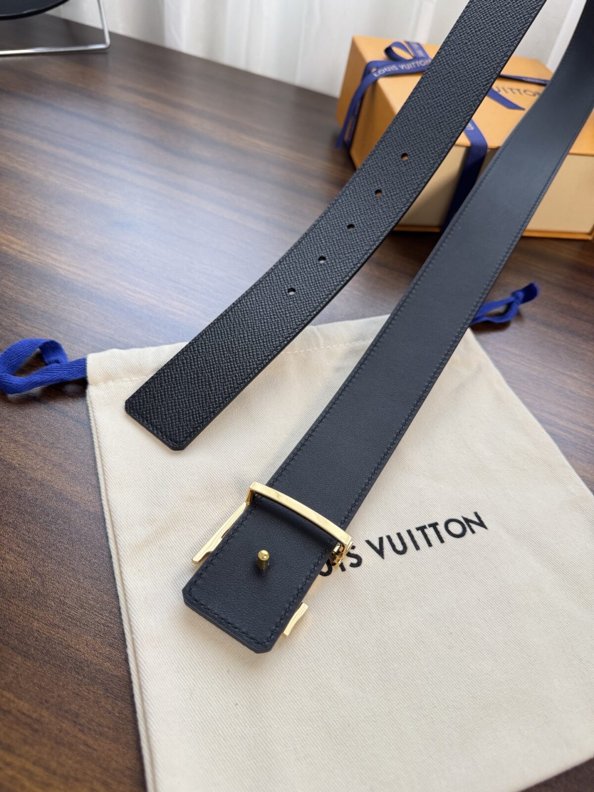 Louis Vuitton LV腰带 手掌纹系列 原厂五金 精致手工绘边 柔软舒适 宽