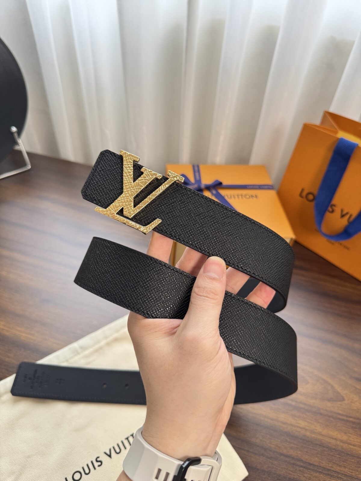 Louis Vuitton LV腰带 手掌纹系列 原厂五金 精致手工绘边 柔软舒适 宽